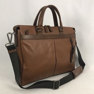 --> Tumi Tan Brown Leather Slim Zip Top Easton <--
